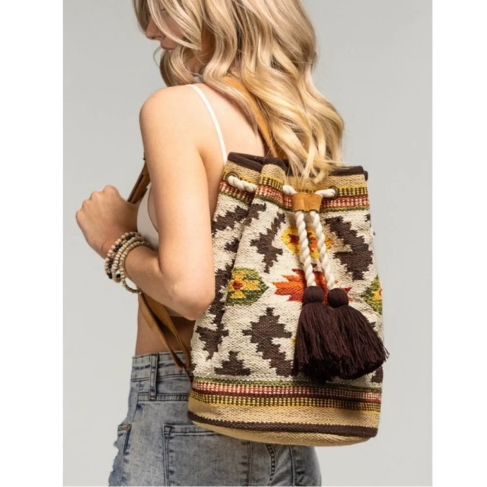 Gorgeous BRAND NEW Tapestry Backpack 🎒 with amazing detail